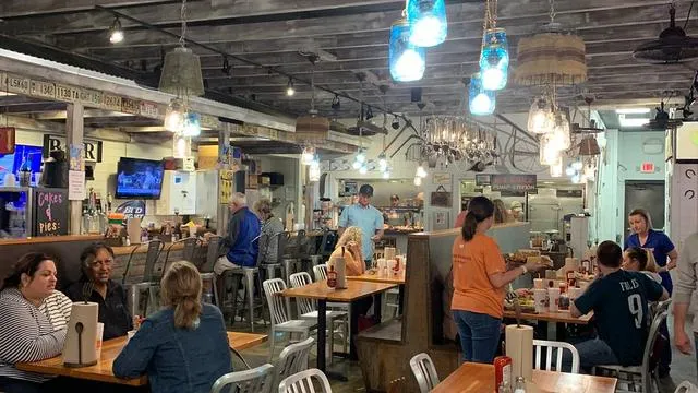 Willie Jewell's Old School Bar-B-Q